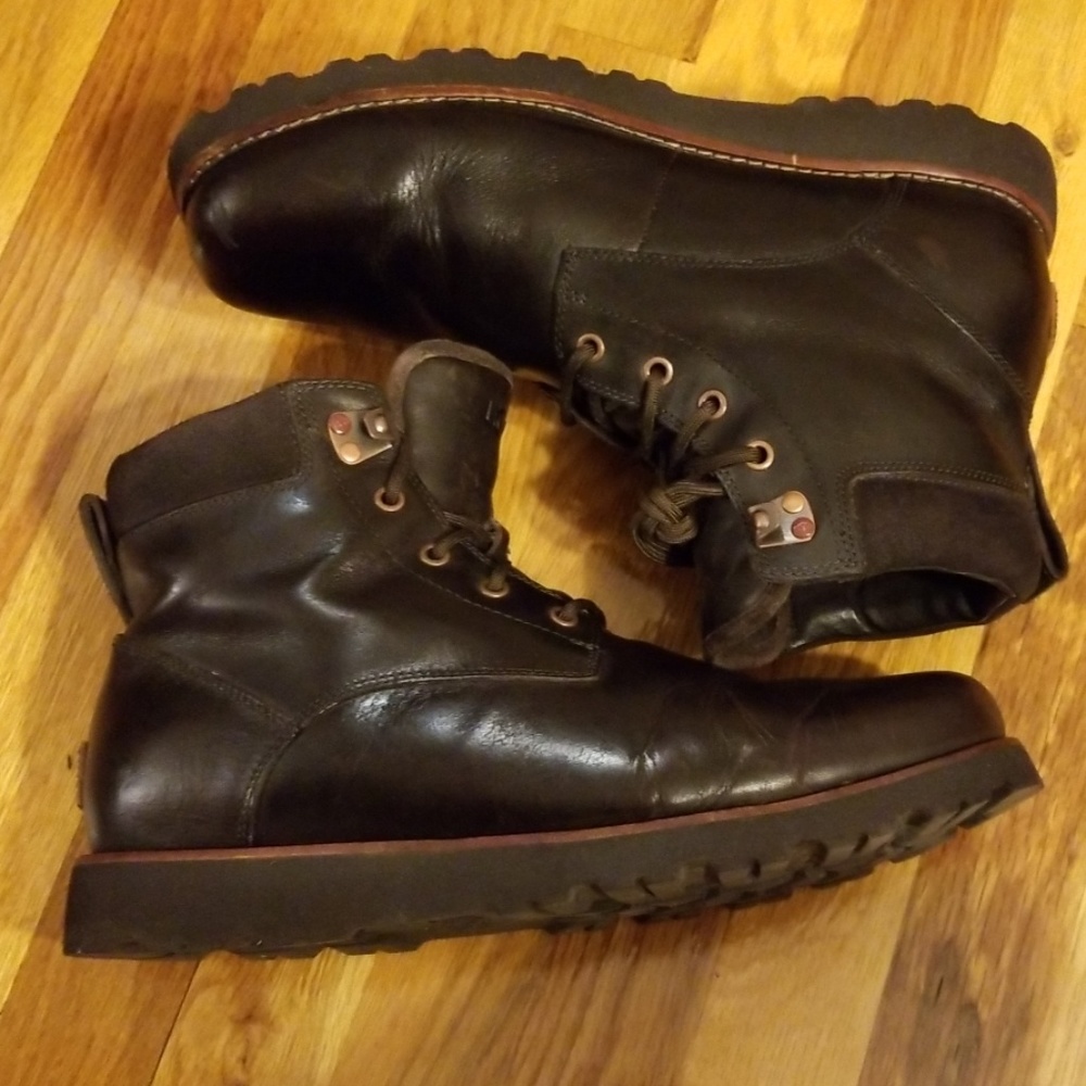 Ugg seton boots (waterproof)